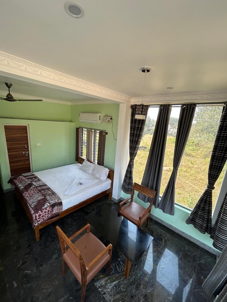 Yelagiri Goldhill Resort Exteriör bild